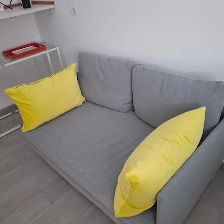 Tiny House El Sol דירה סביליה